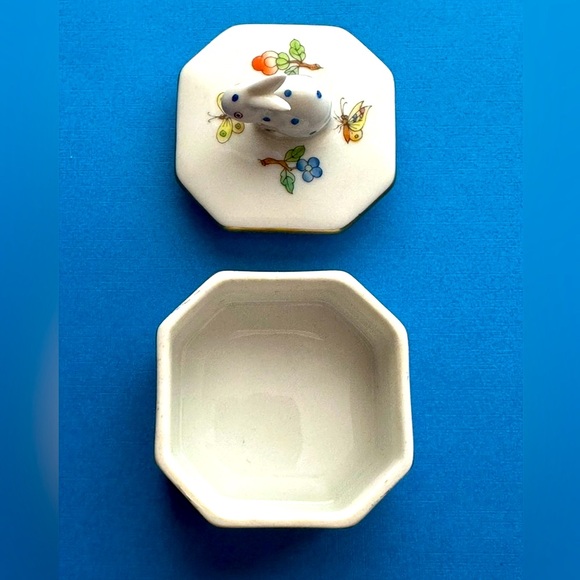 Herend Queen Victoria Octagonal Trinket Box w Bunny Butterflies Flowers - Picture 9 of 12
